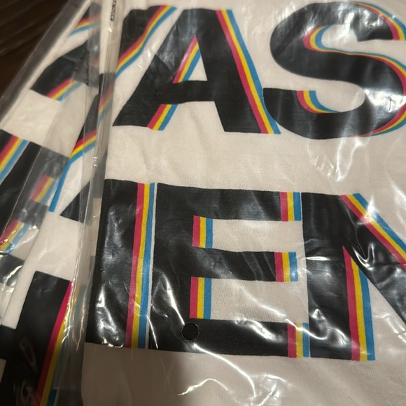 🏳️‍🌈 NWT! QE Unisex Yas Henny Tshirt - Picture 12 of 12